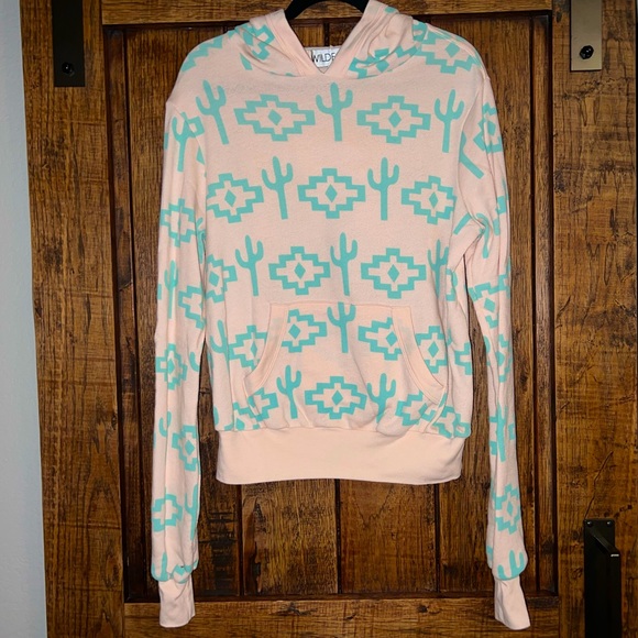 Wildfox Tops - Wildfox Southwest Cactus Peach Hooded Pullover in Peach & Mint Green Size Small